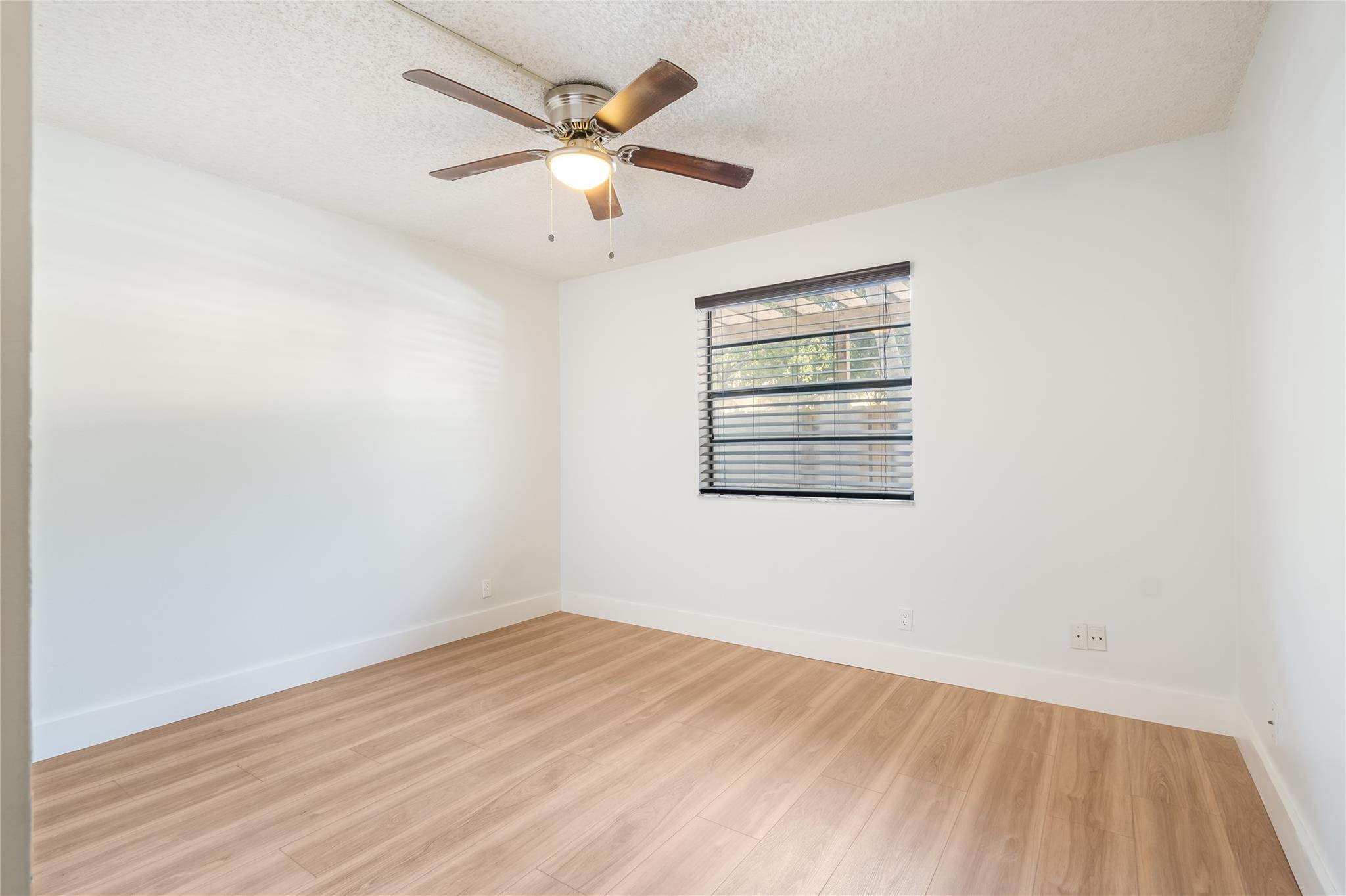 VILLAS OF PLANTATION - Residential Lease