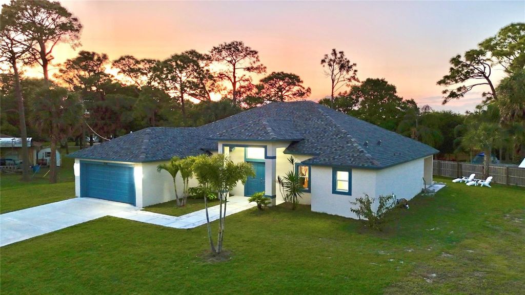 Photo of 404 Gregory Street, Fort Pierce, FL 34982 (MLS # F10494907)