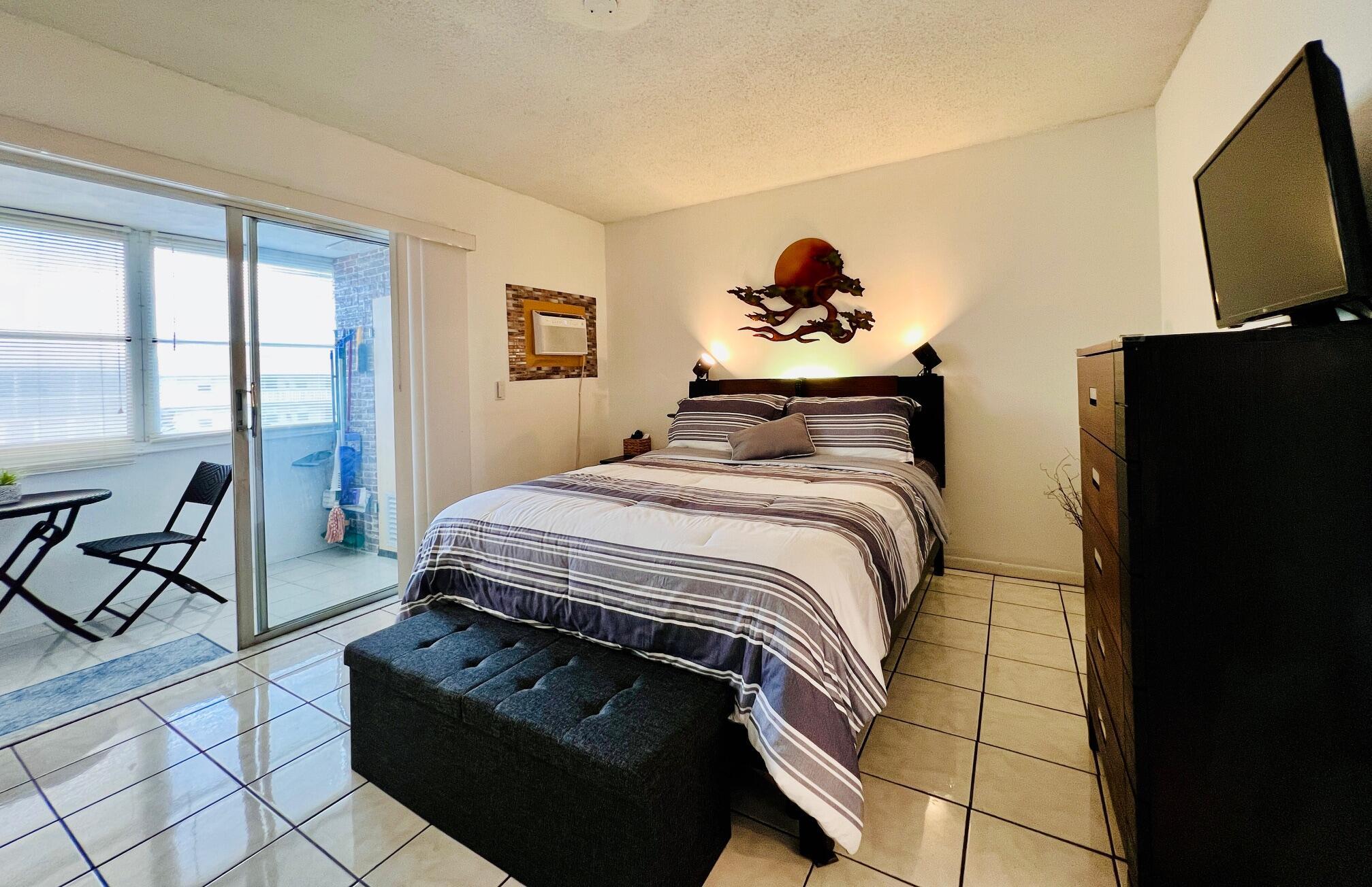CENTURY VILLAGE - DORCHES - Residential