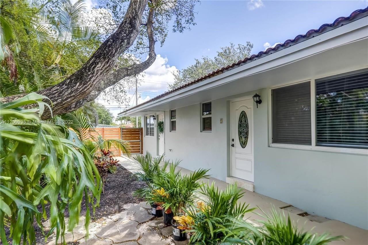 POINSETTIA HEIGHTS - Residential Lease