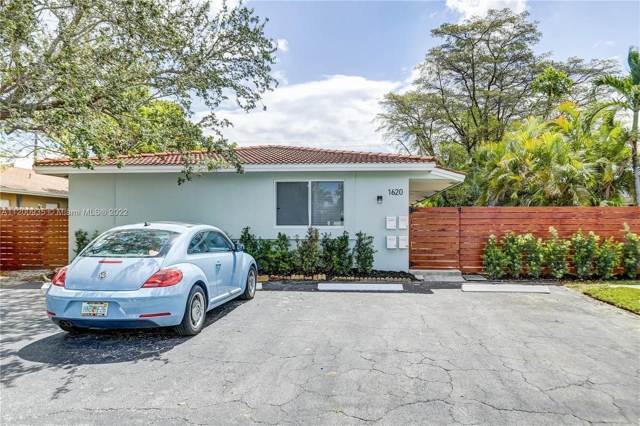 POINSETTIA HEIGHTS - Residential Lease