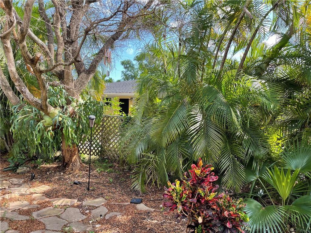 POINSETTIA HEIGHTS - Residential Lease