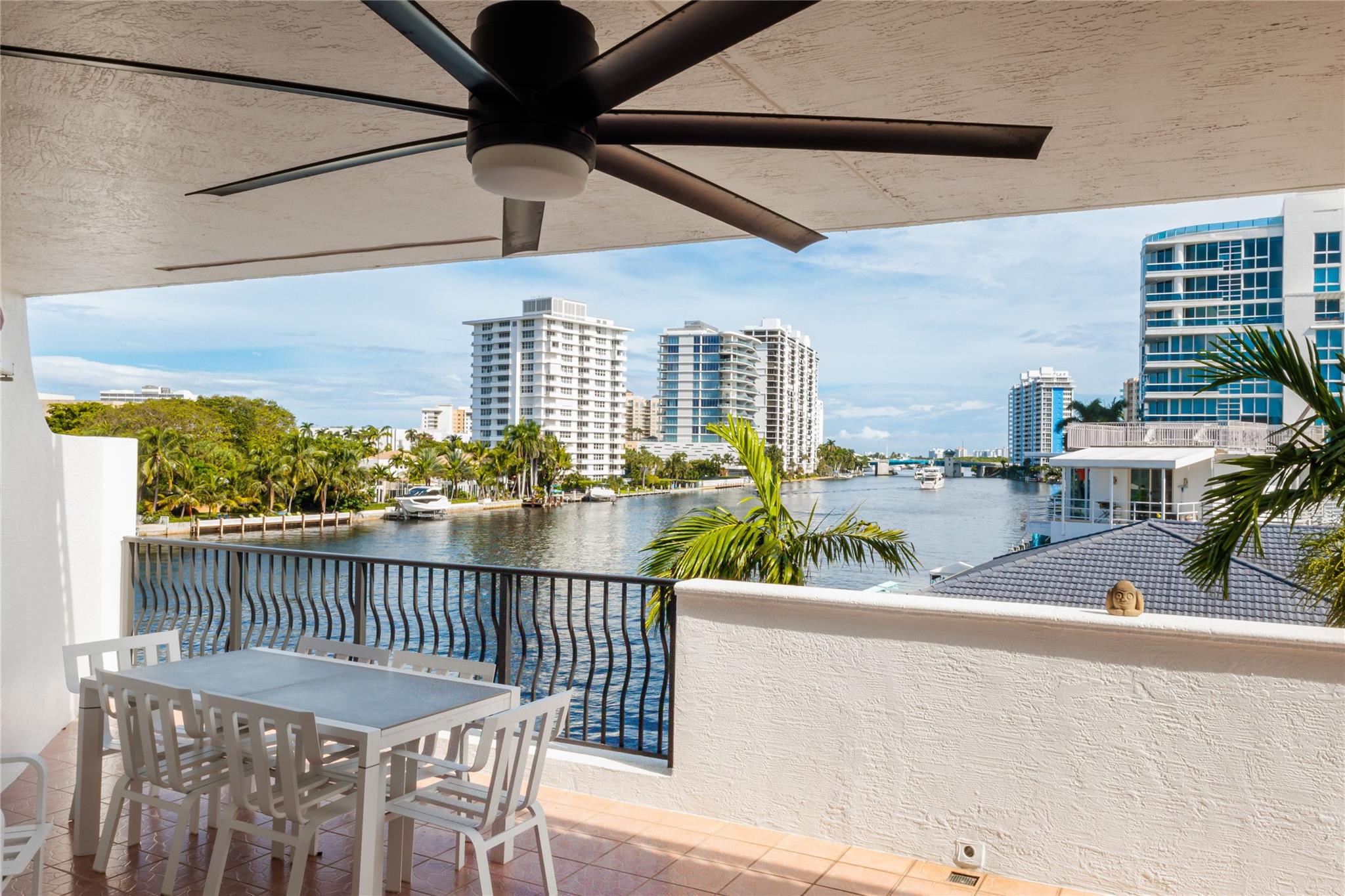 View photos, virtual tours, details... 615 Bayshore Dr 301