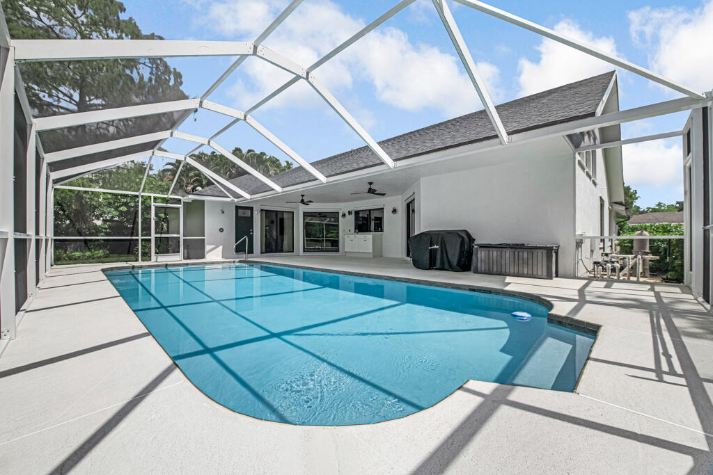 GREENVIEW SHORES 2 OF WELLINGTON - Residential