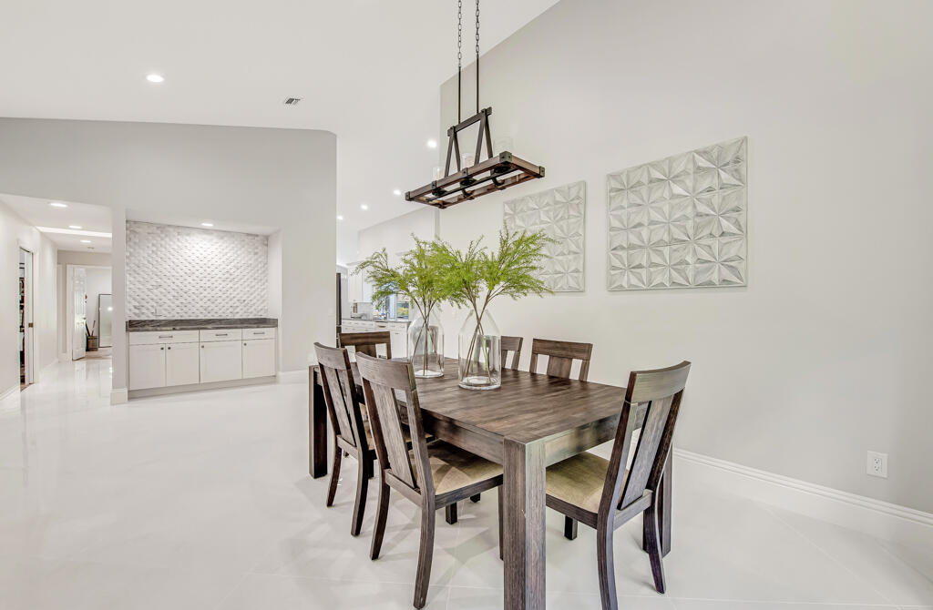 GREENVIEW SHORES 2 OF WELLINGTON - Residential