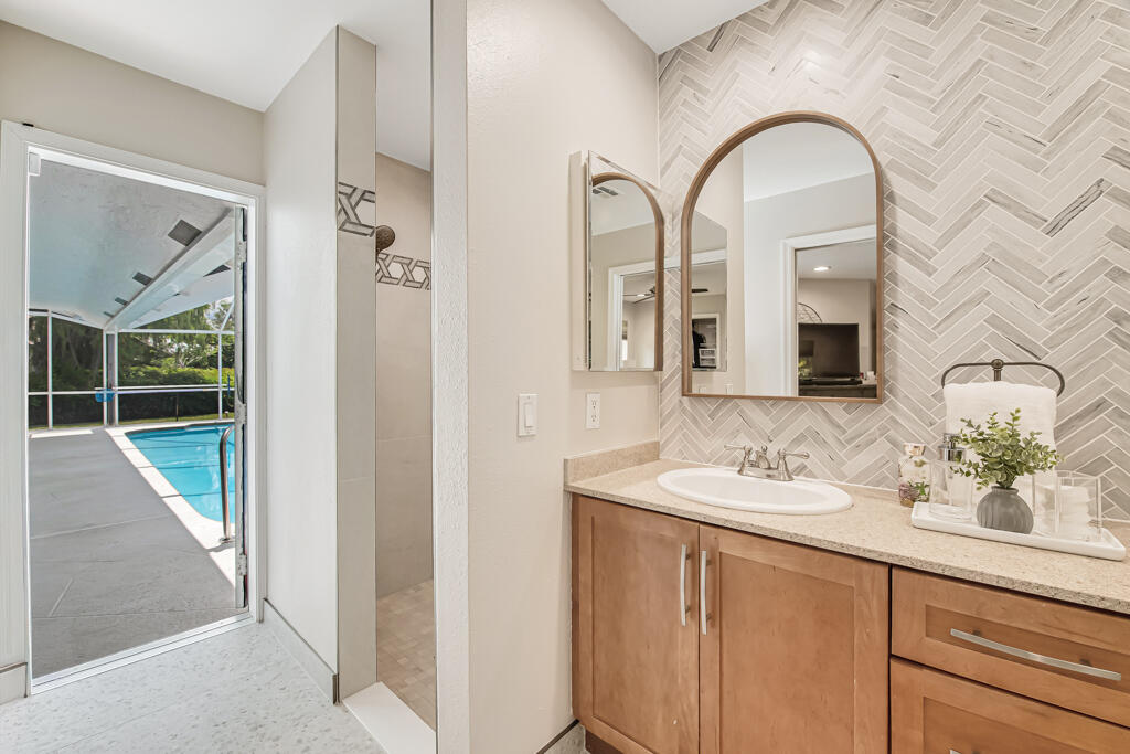 GREENVIEW SHORES 2 OF WELLINGTON - Residential