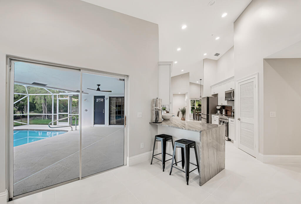 GREENVIEW SHORES 2 OF WELLINGTON - Residential