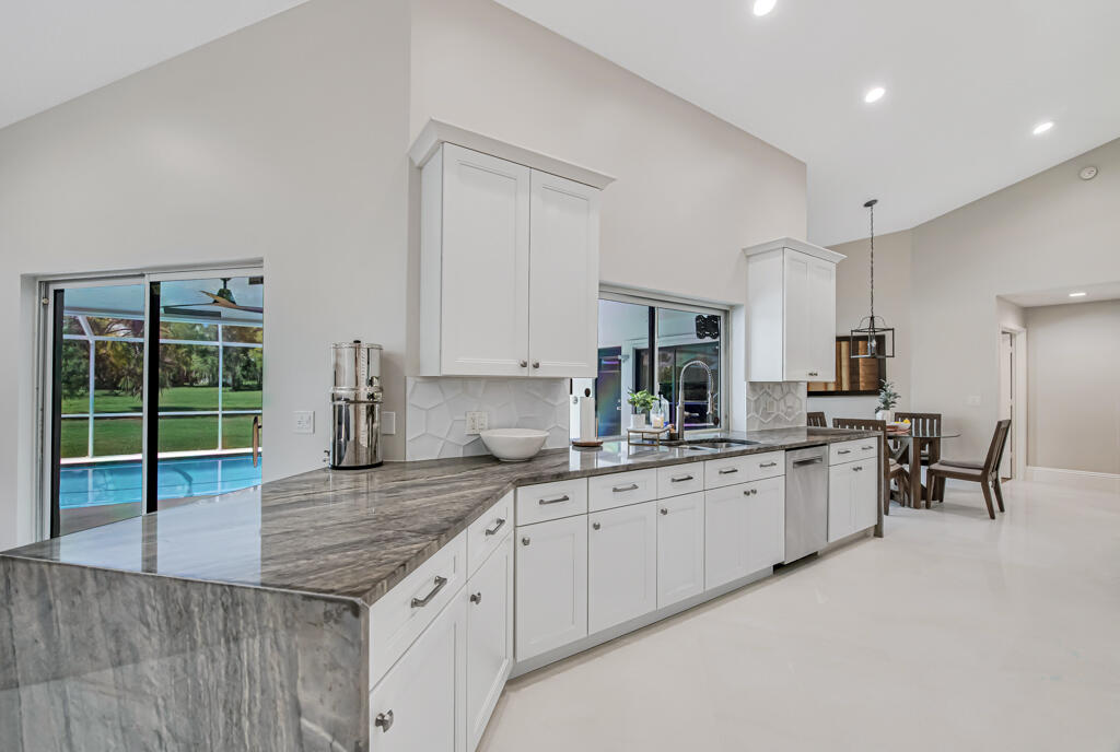 GREENVIEW SHORES 2 OF WELLINGTON - Residential