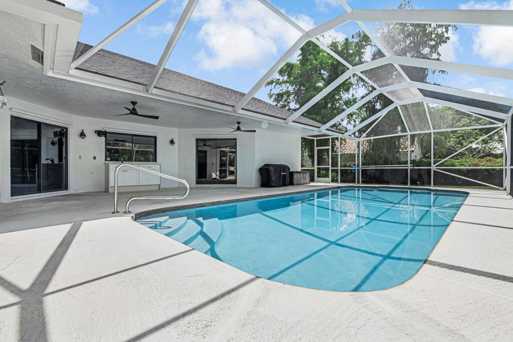 GREENVIEW SHORES 2 OF WELLINGTON - Residential