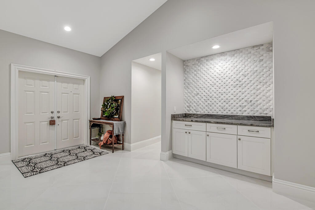 1593 Yarmouth Avenue