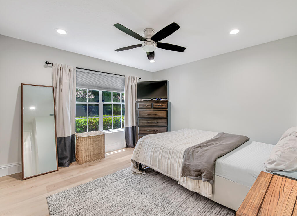 GREENVIEW SHORES 2 OF WELLINGTON - Residential