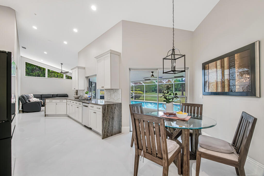 GREENVIEW SHORES 2 OF WELLINGTON - Residential