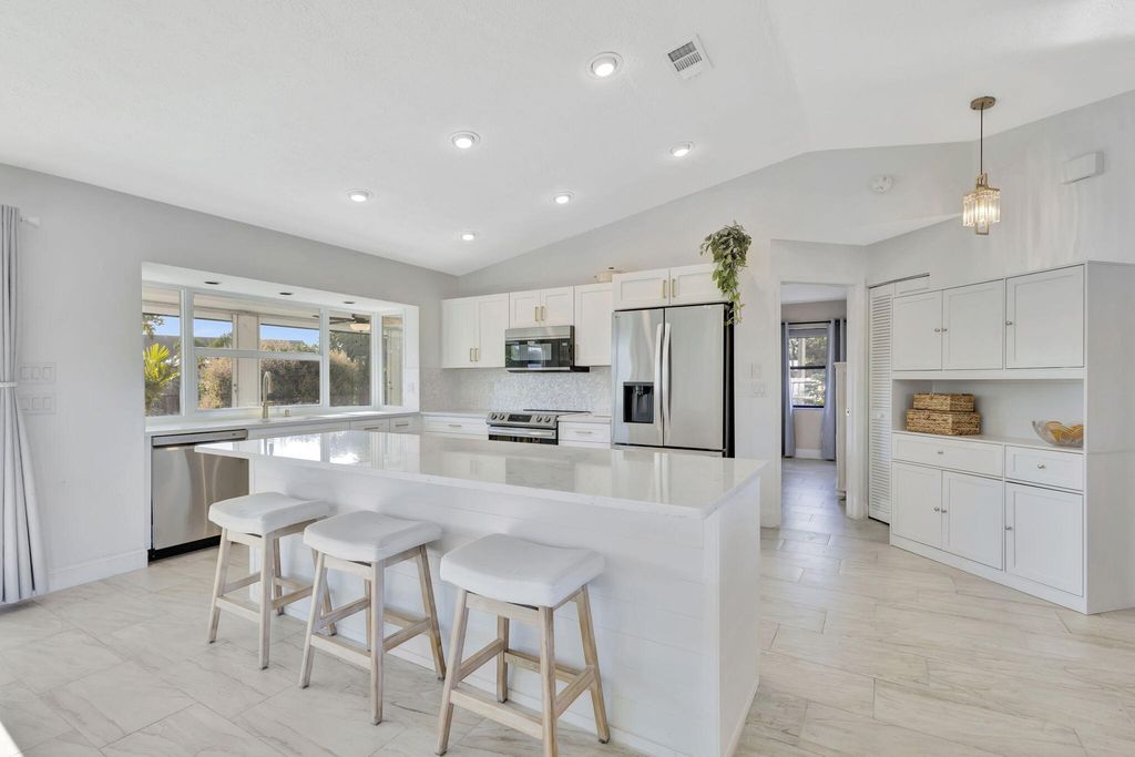 Photo of 1902 SE South Buttonwood Drive, Port Saint Lucie, FL 34952 (MLS # R11149546)