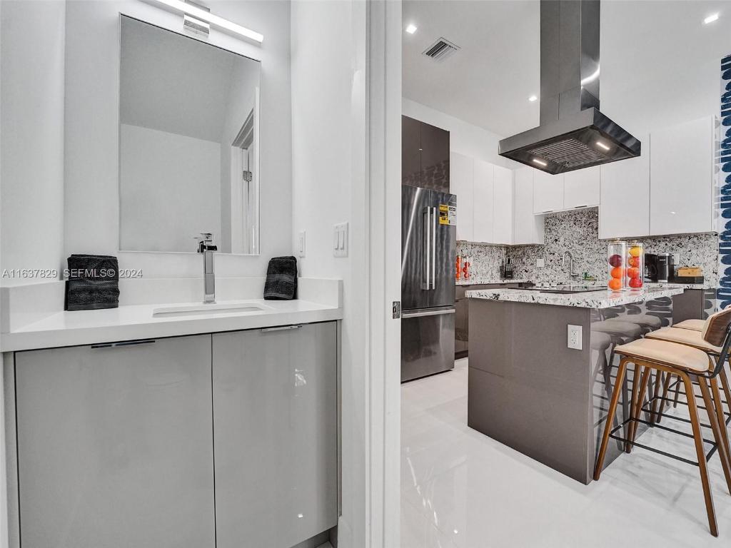 THE ENCLAVE AT LAKE RIDGE - Residential Lease