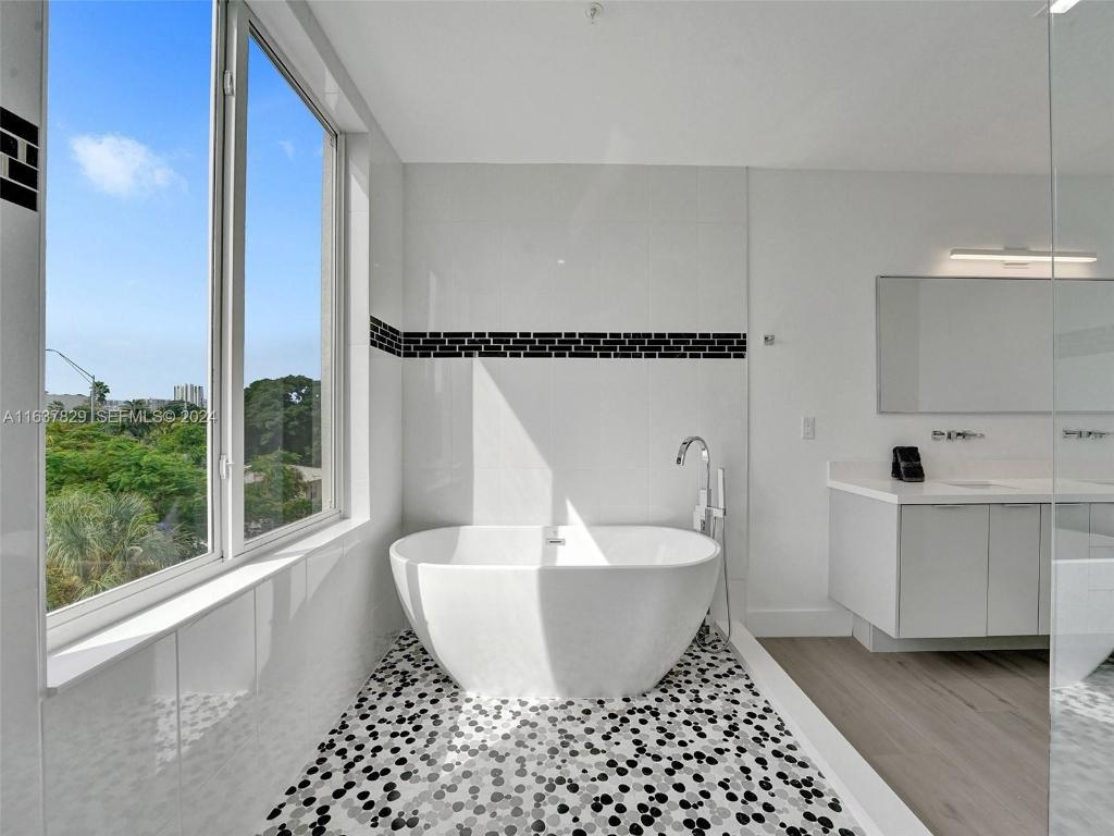 THE ENCLAVE AT LAKE RIDGE - Residential Lease