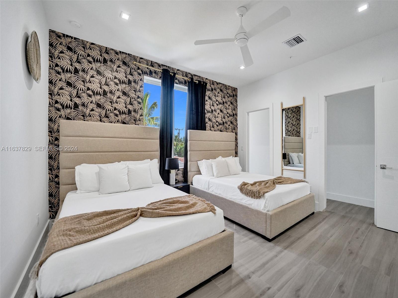 THE ENCLAVE AT LAKE RIDGE - Residential Lease