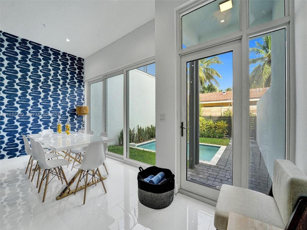 THE ENCLAVE AT LAKE RIDGE - Residential Lease