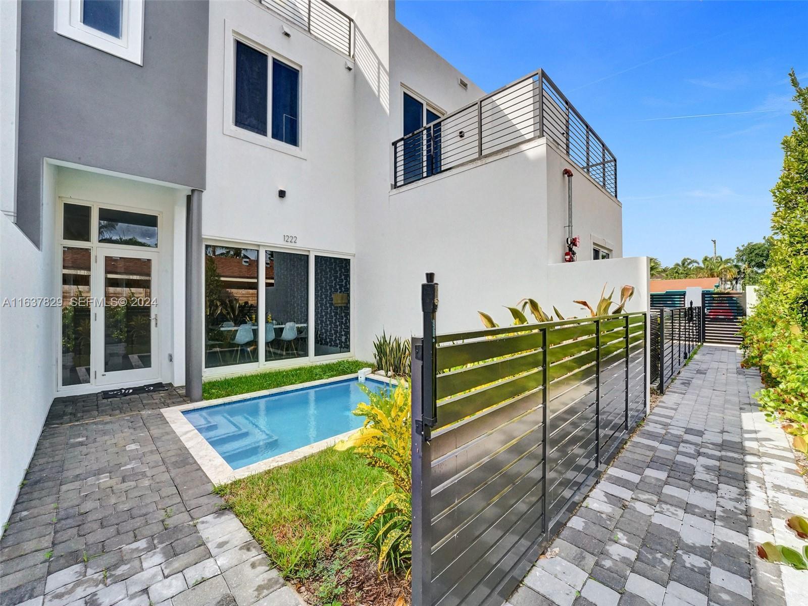 THE ENCLAVE AT LAKE RIDGE - Residential Lease