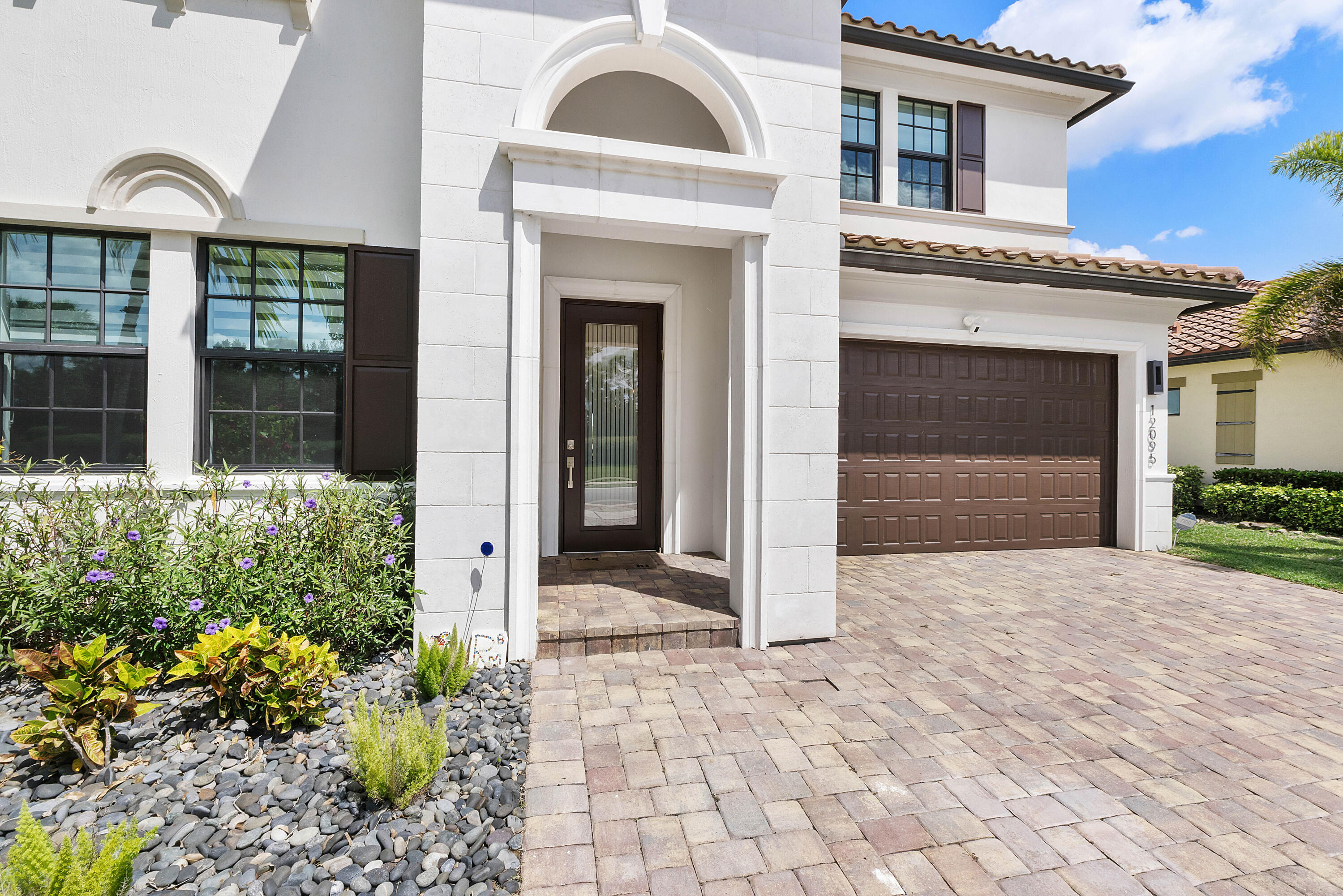 12095 S Baypoint Circle