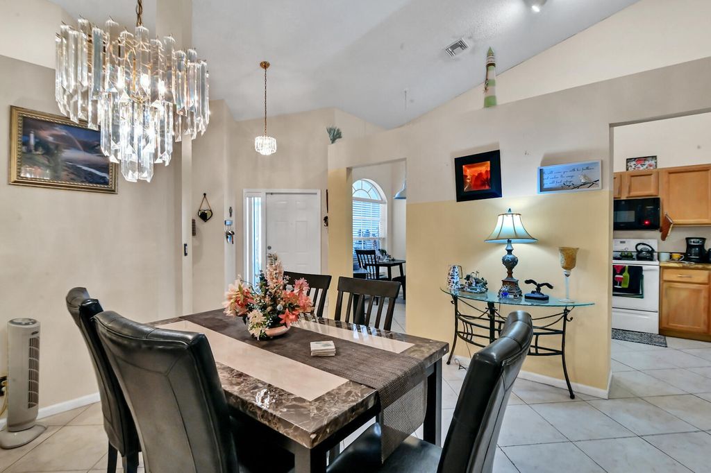 Photo of 8072 Key West Lane, Boynton Beach, FL 33472 (MLS # B26032079)