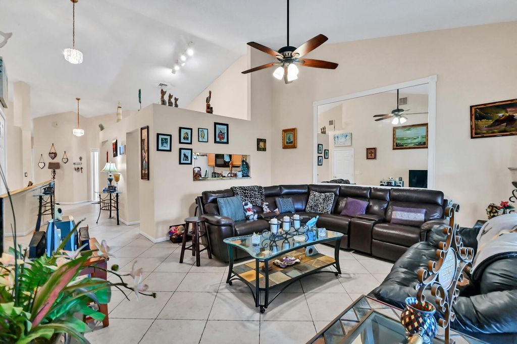 Photo of 8072 Key West Lane, Boynton Beach, FL 33472 (MLS # B26032079)