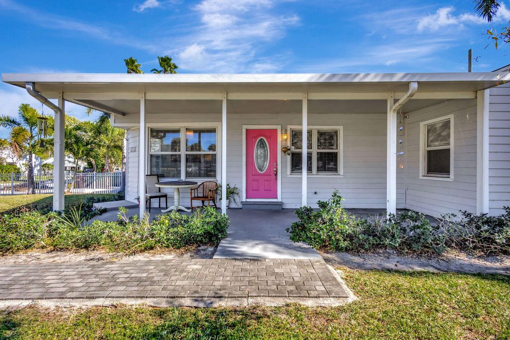 Photo of 736 Rockland Drive, West Palm Beach, FL 33405 (MLS # R11154605)