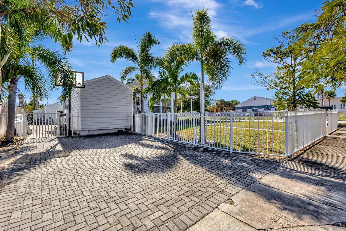 FERNWOOD - Residential Income