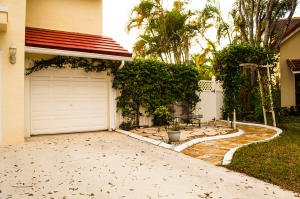 COUNTRYS POINT - Residential