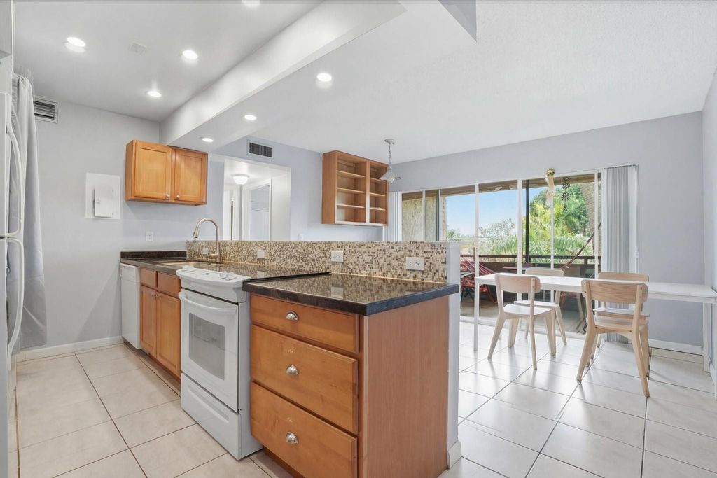 Photo of 5218 NE 6th Avenue #G2, Oakland Park, FL 33334 (MLS # F10549191)