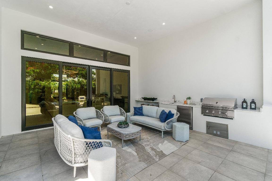 S/D OF 8-46-43 - Residential