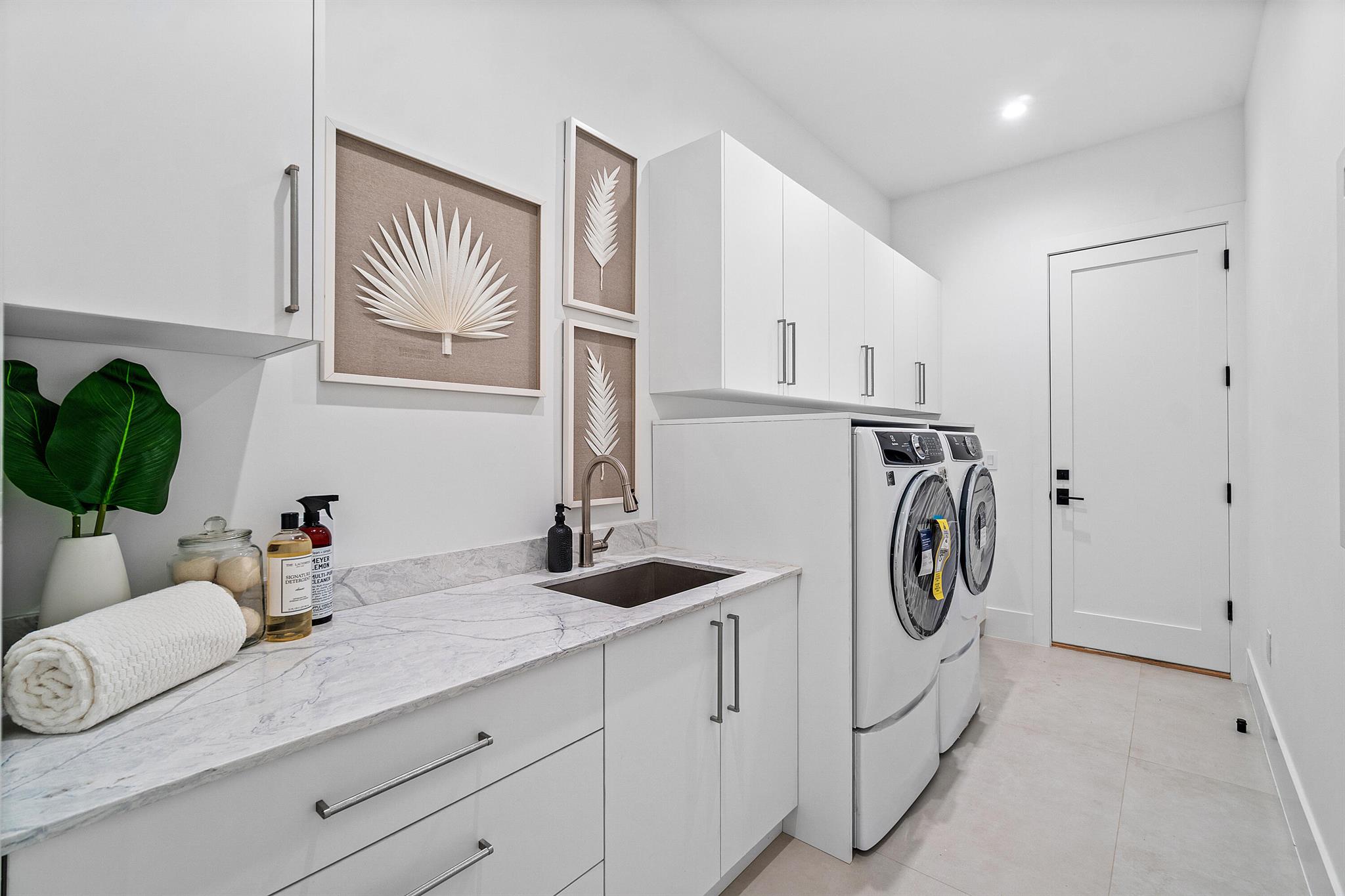 S/D OF 8-46-43 - Residential