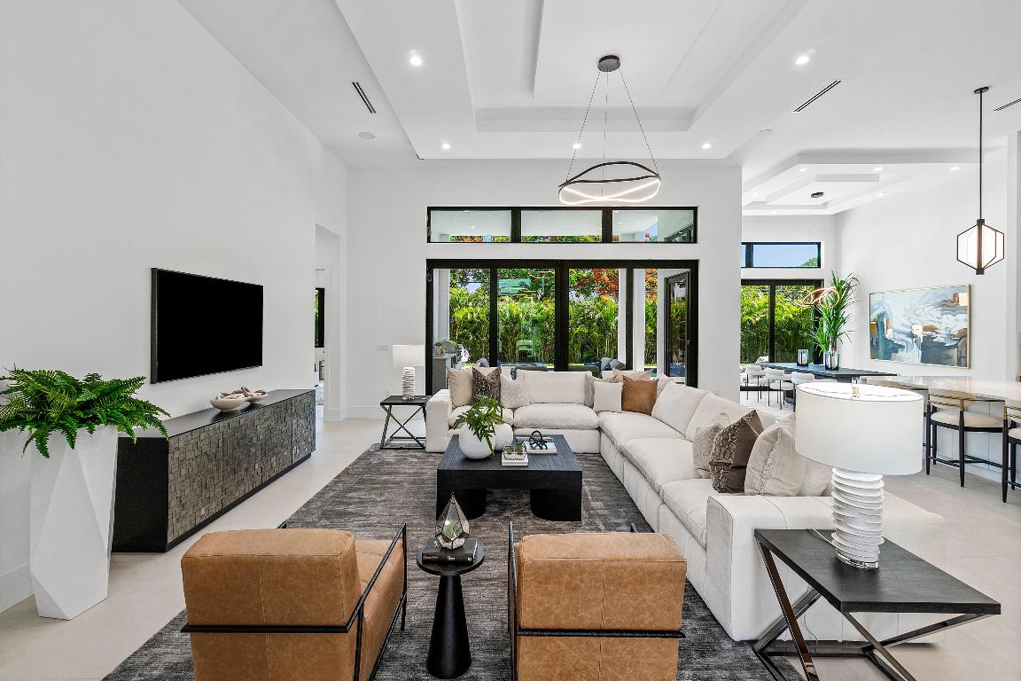 S/D OF 8-46-43 - Residential