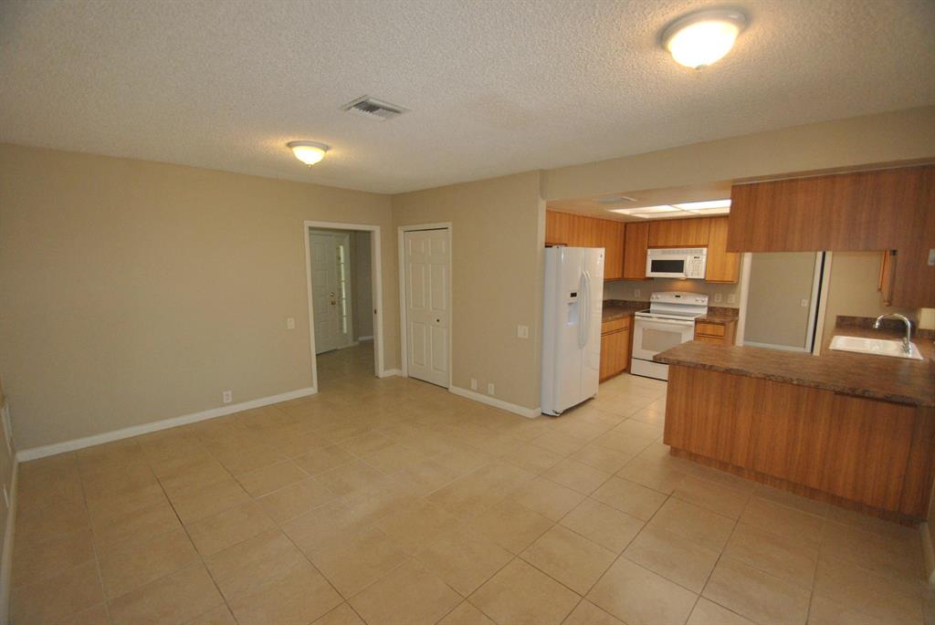 MAPLEWOOD PH 1 - Residential Lease