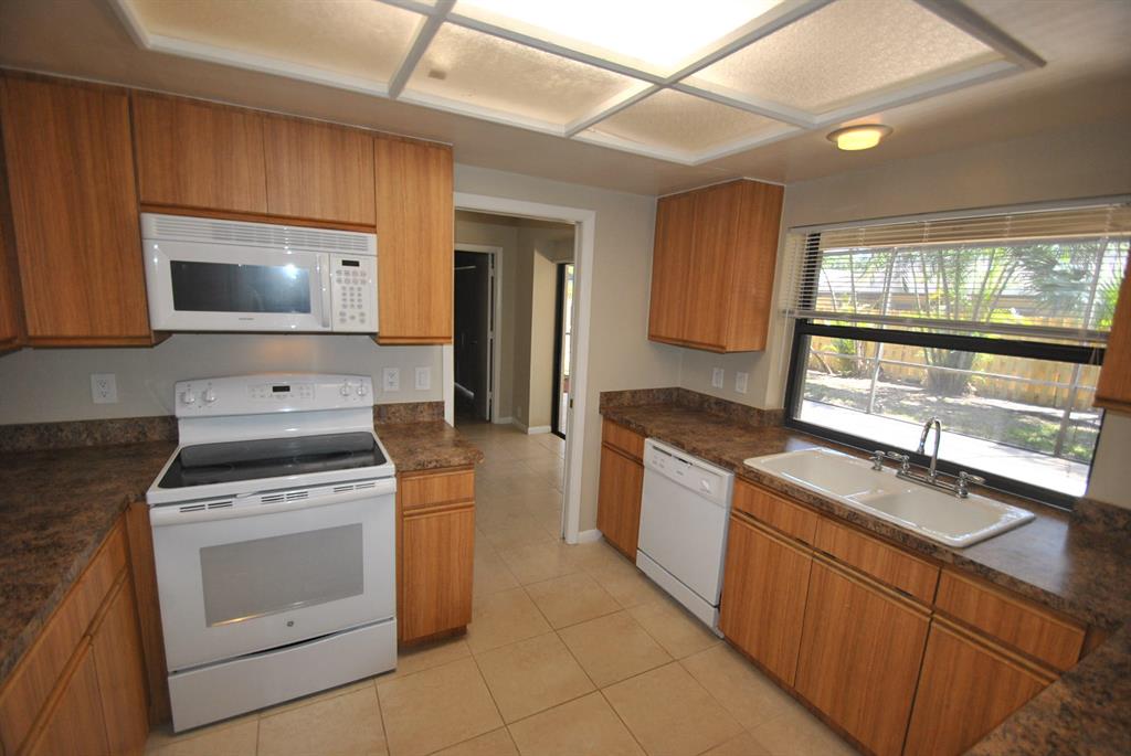 MAPLEWOOD PH 1 - Residential Lease