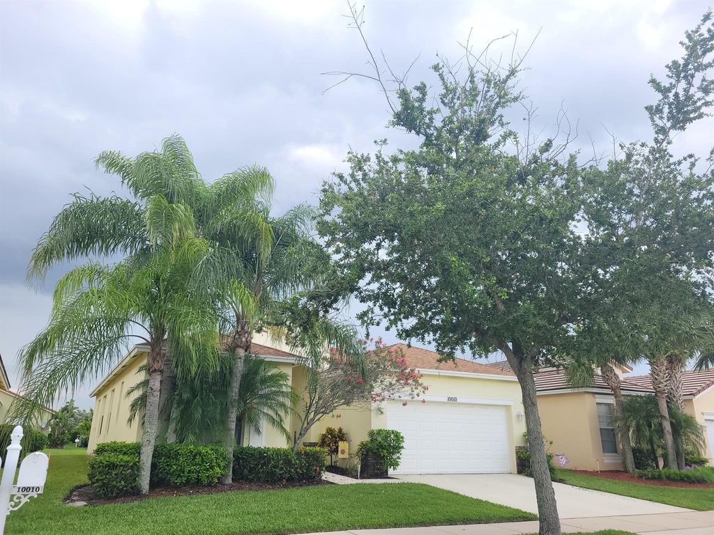 Photo of 10010 SW Stonegate Drive, Port Saint Lucie, FL 34987 (MLS # R11017286)