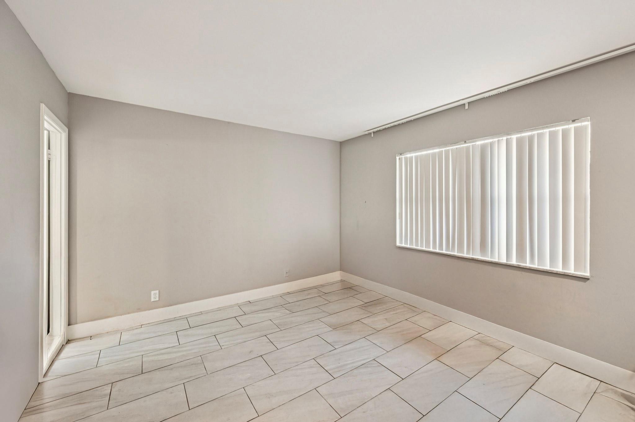 Falls of Inverrary - Residential