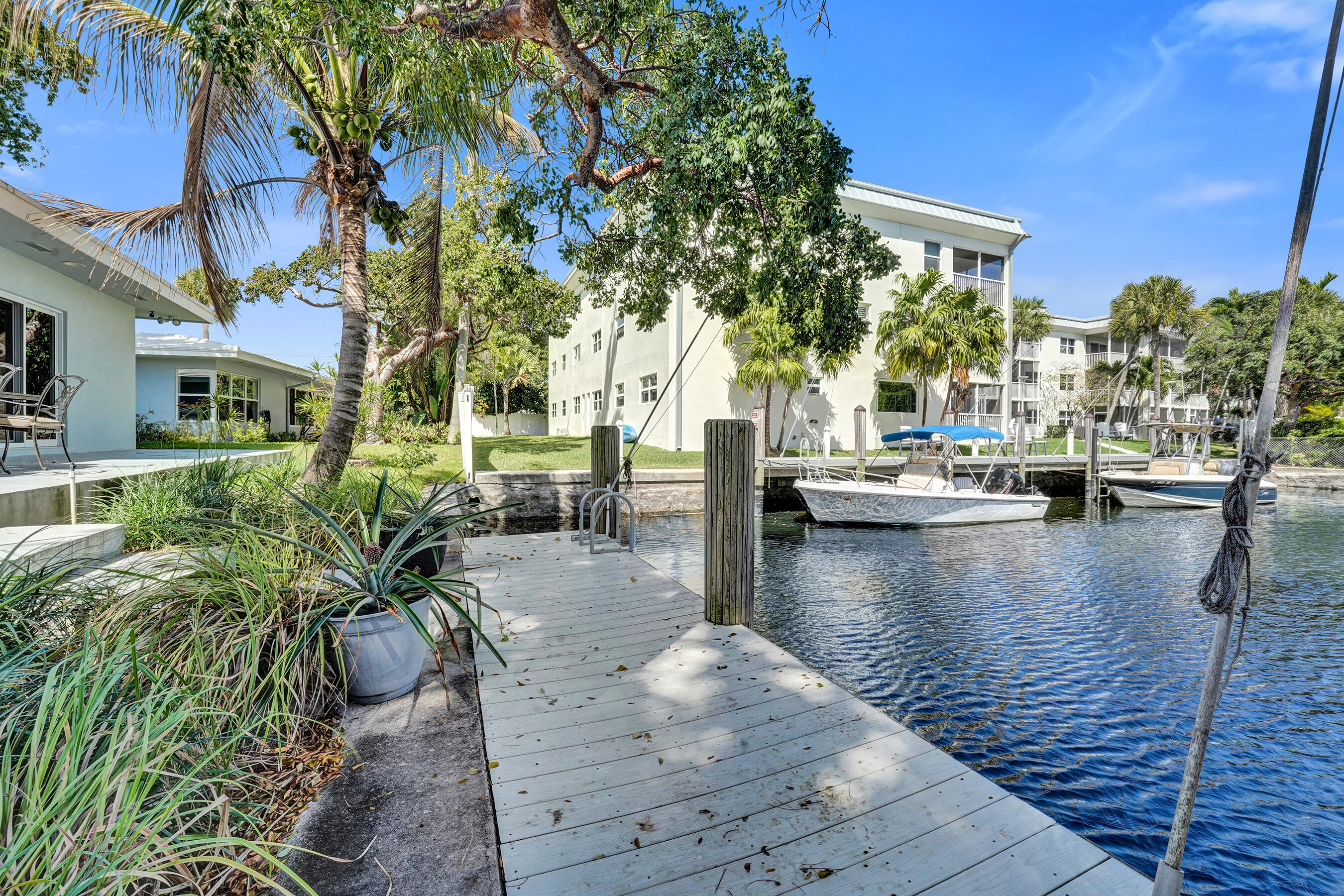 PALM YACHT & BEACH CLUB - Residential