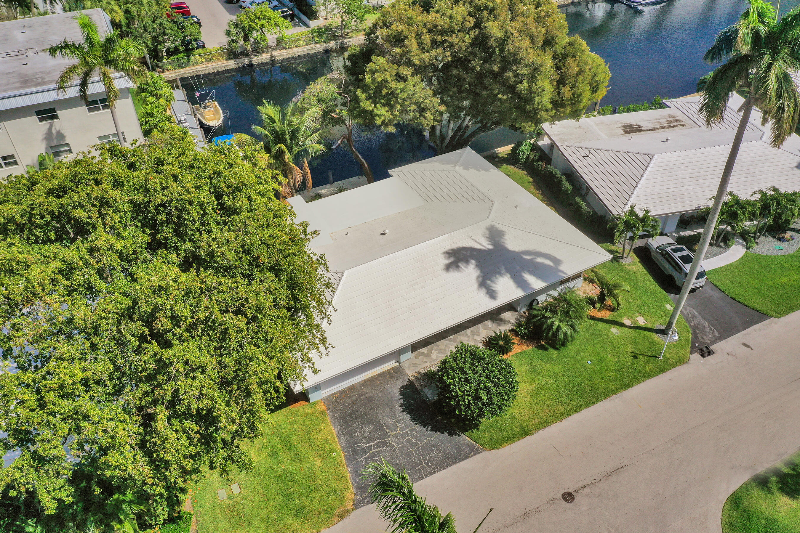 PALM YACHT & BEACH CLUB - Residential