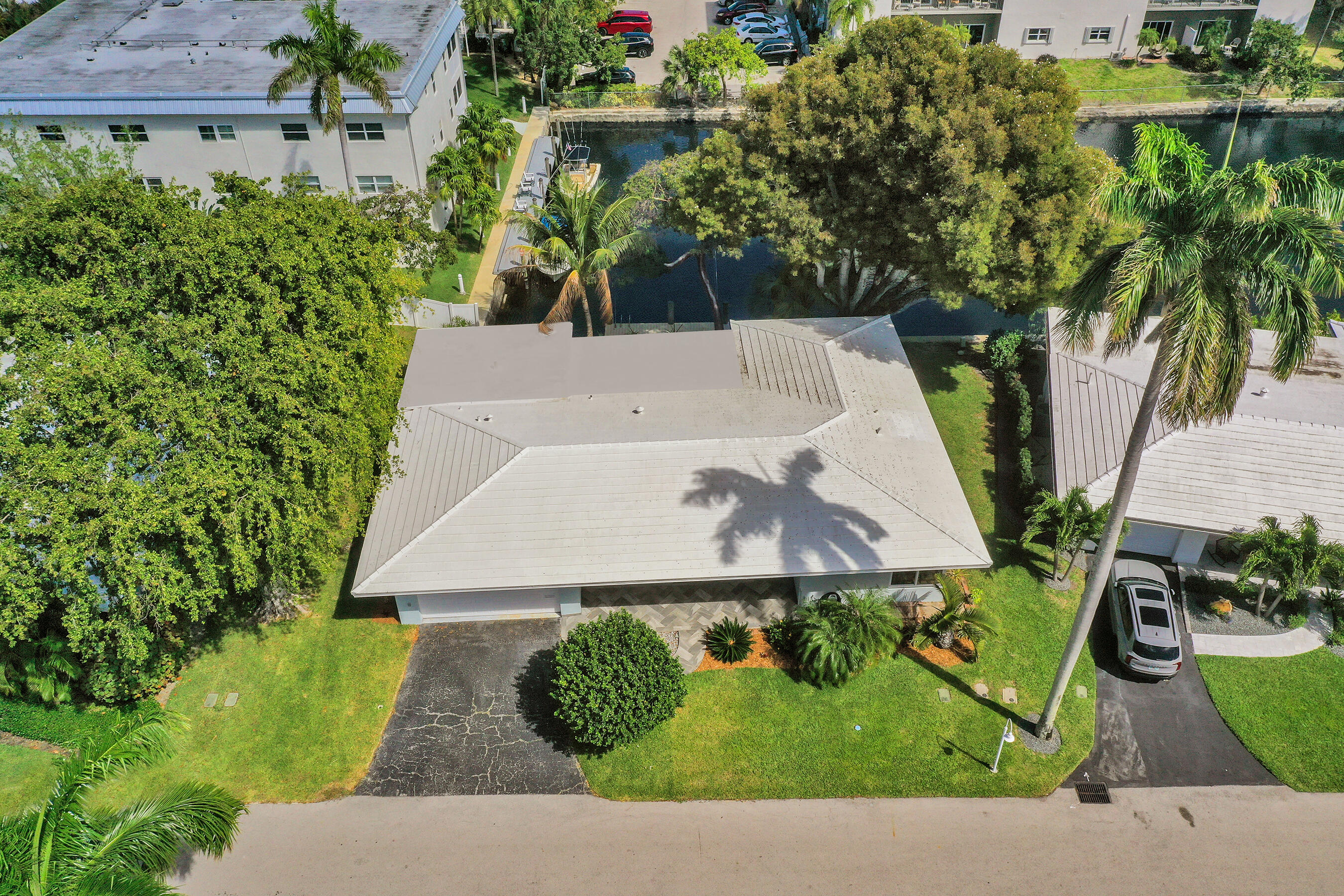 PALM YACHT & BEACH CLUB - Residential