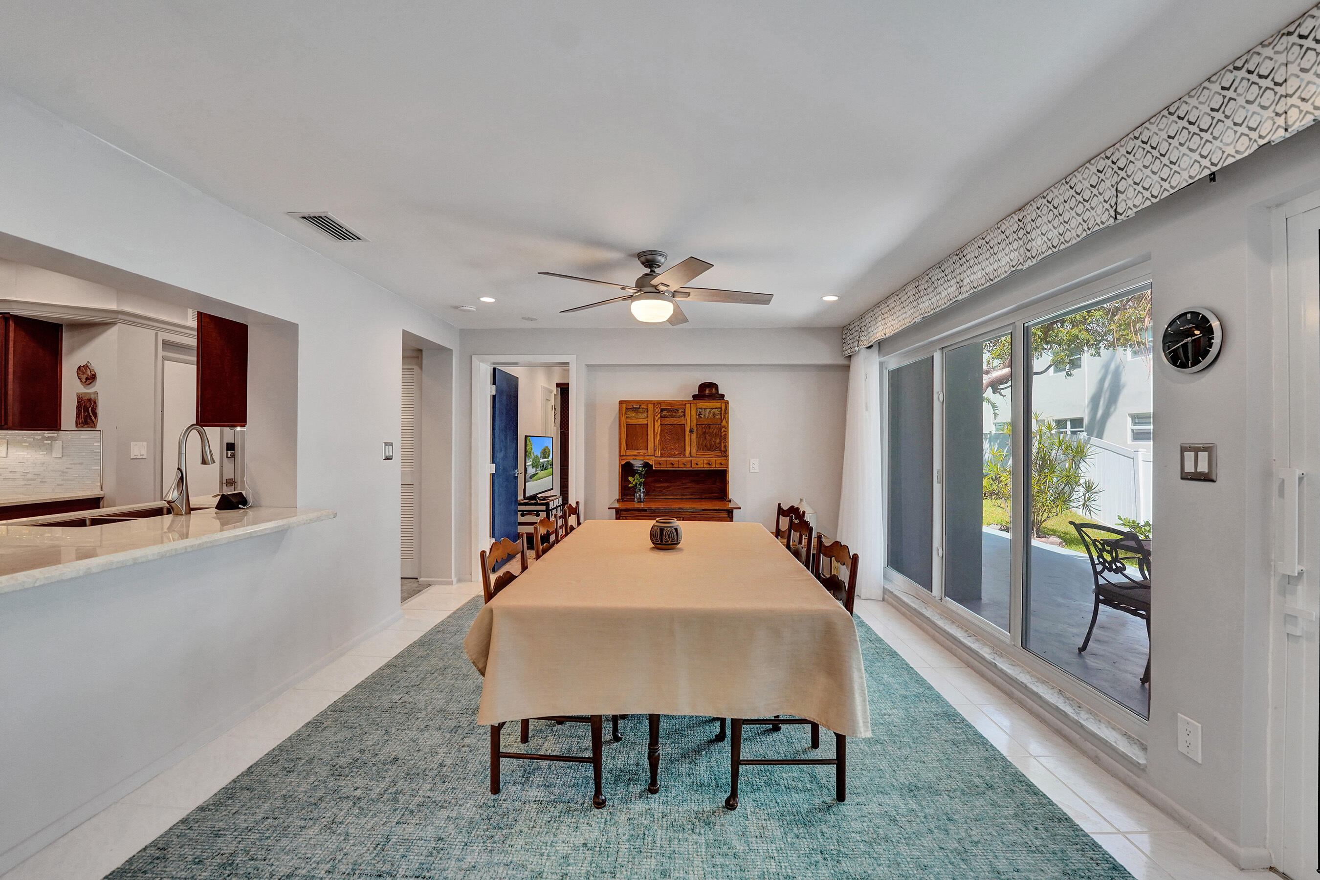 PALM YACHT & BEACH CLUB - Residential