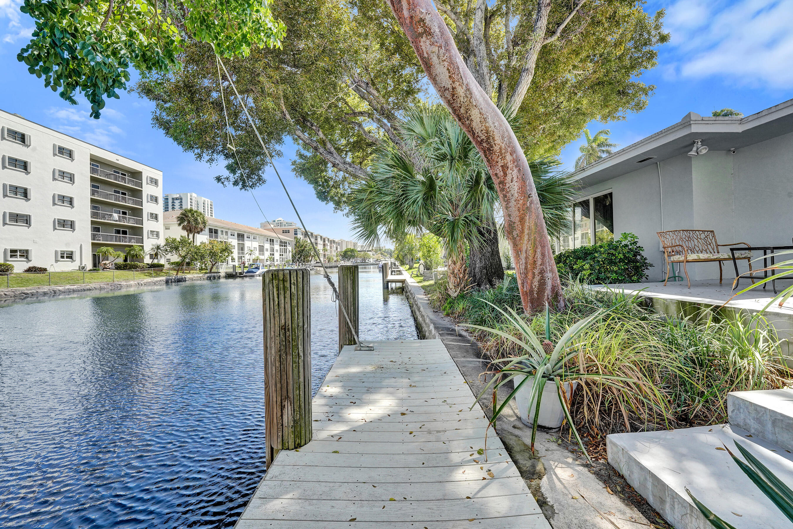 PALM YACHT & BEACH CLUB - Residential