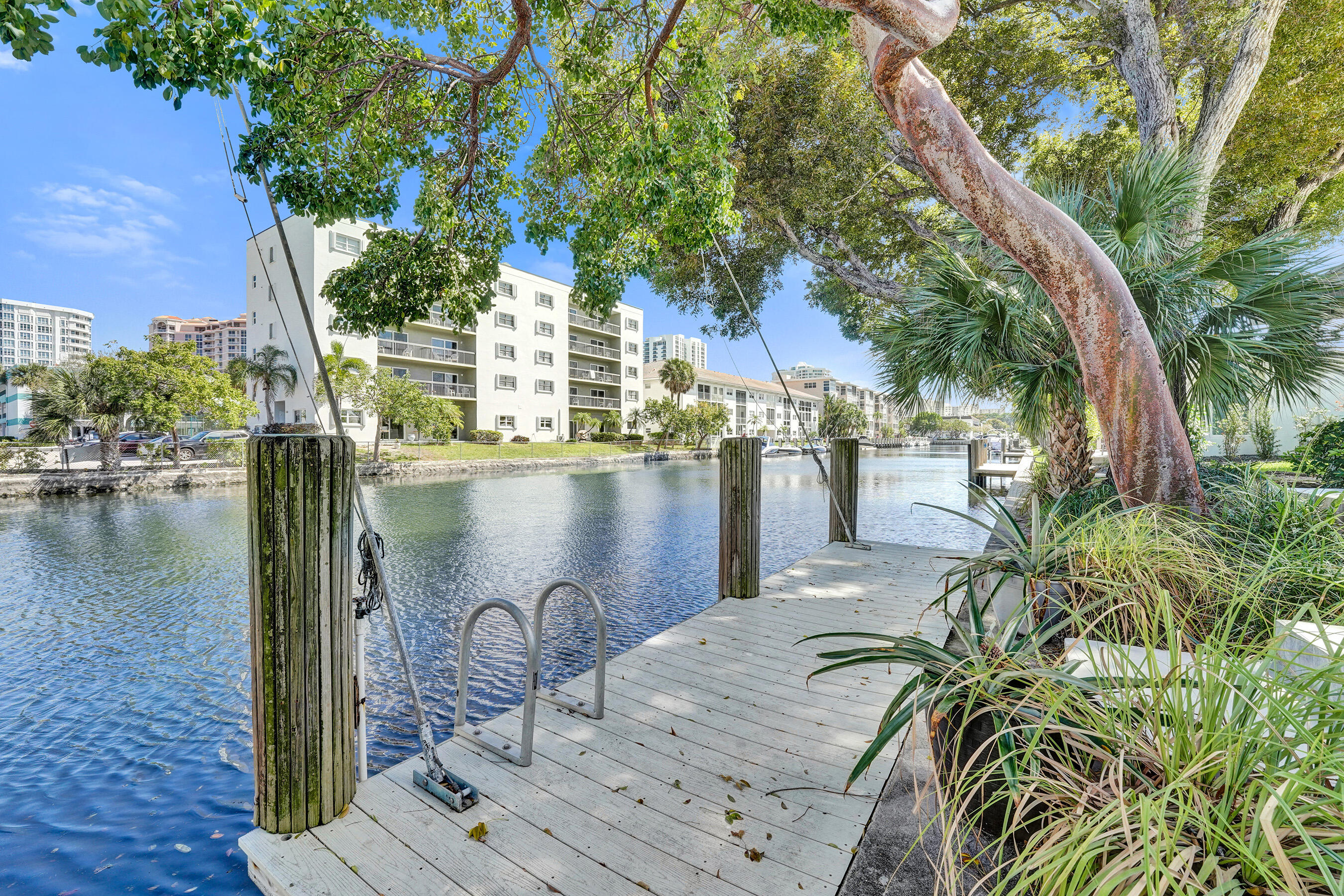 1431 S Ocean Boulevard 37