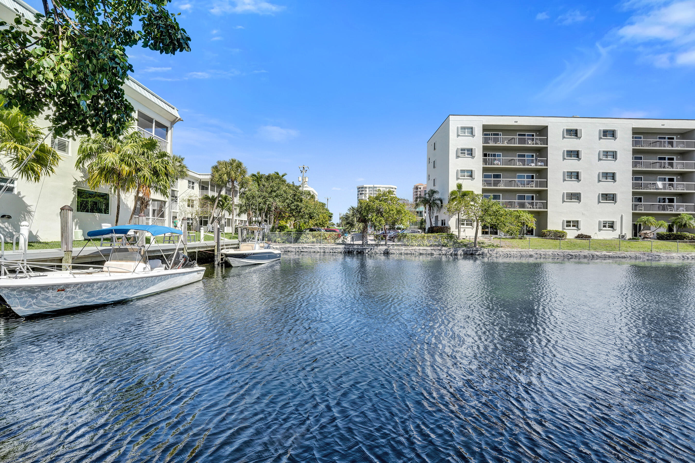 PALM YACHT & BEACH CLUB - Residential