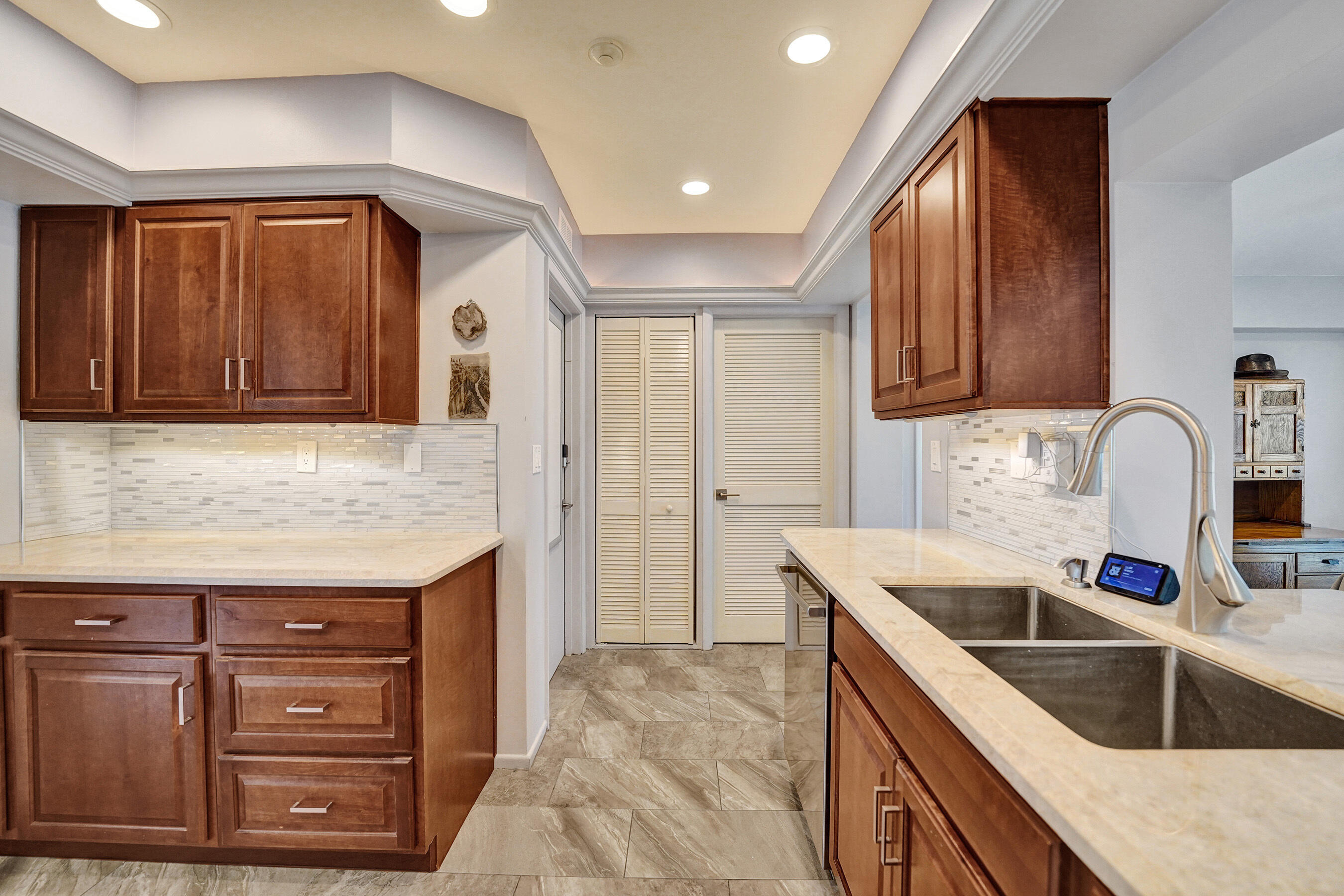 PALM YACHT & BEACH CLUB - Residential