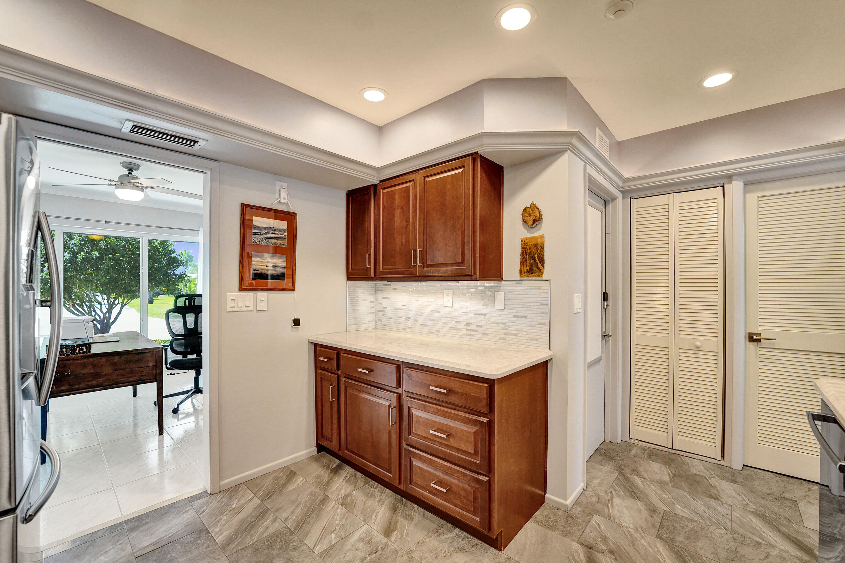 PALM YACHT & BEACH CLUB - Residential