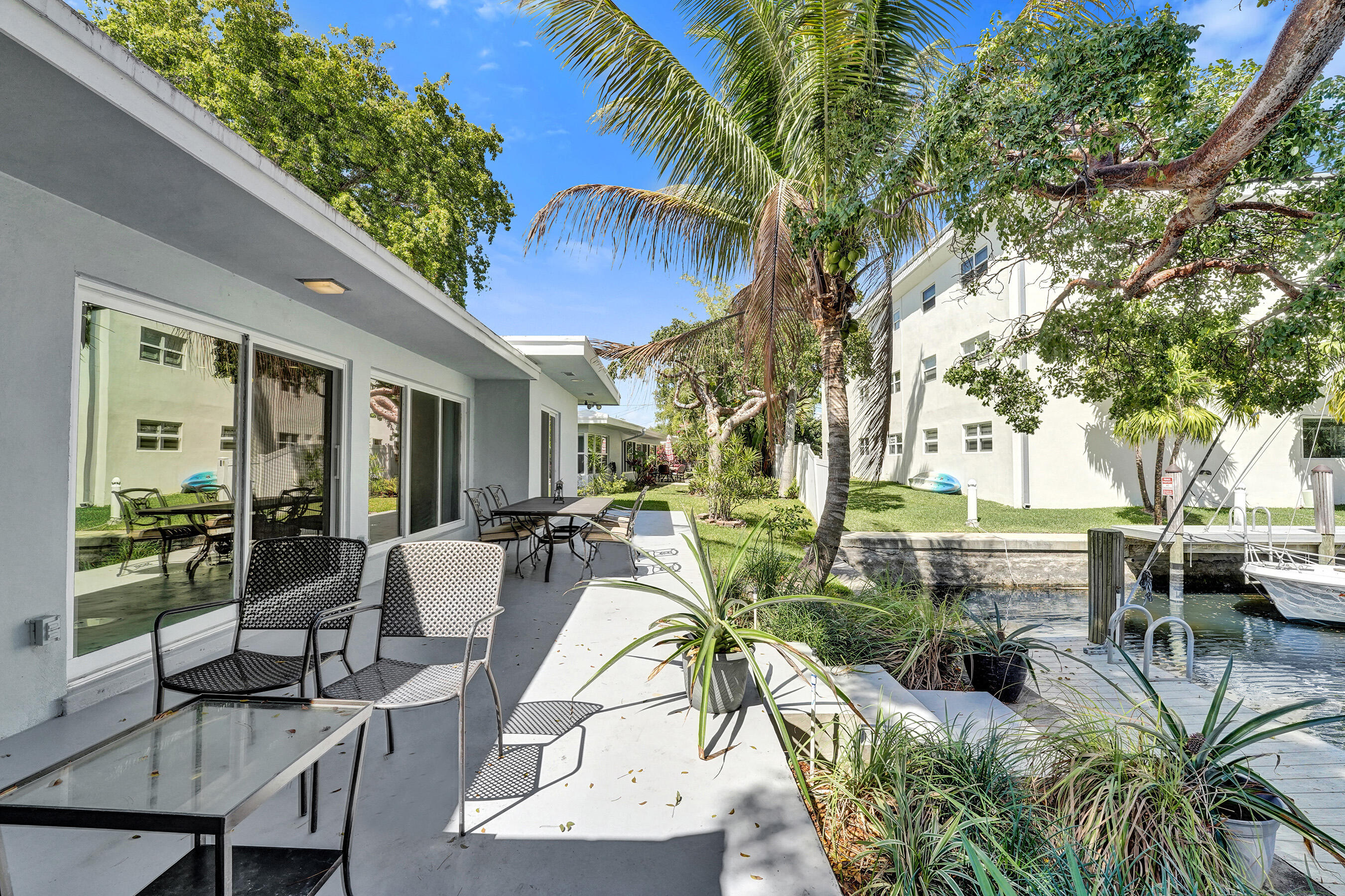 PALM YACHT & BEACH CLUB - Residential