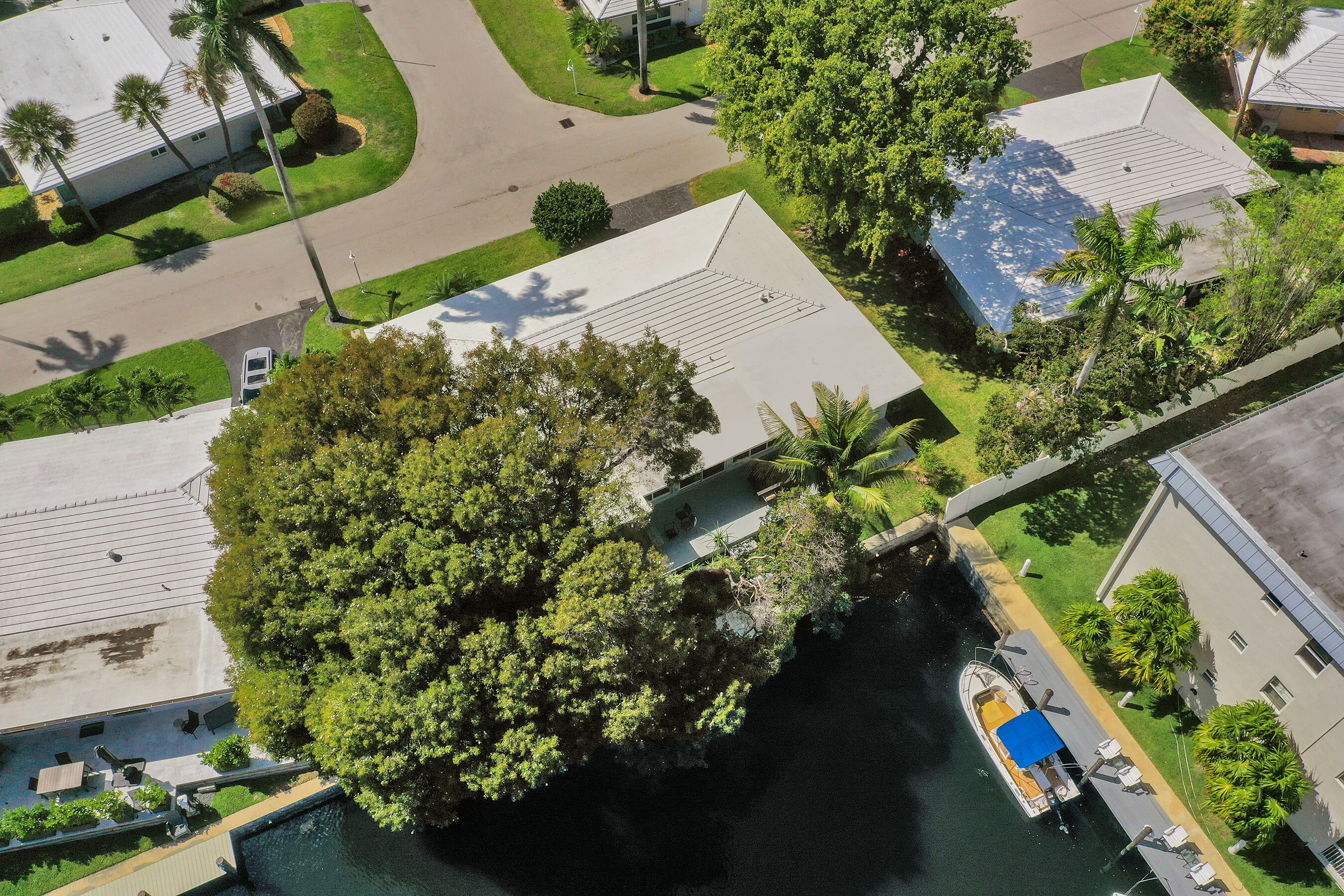 PALM YACHT & BEACH CLUB - Residential