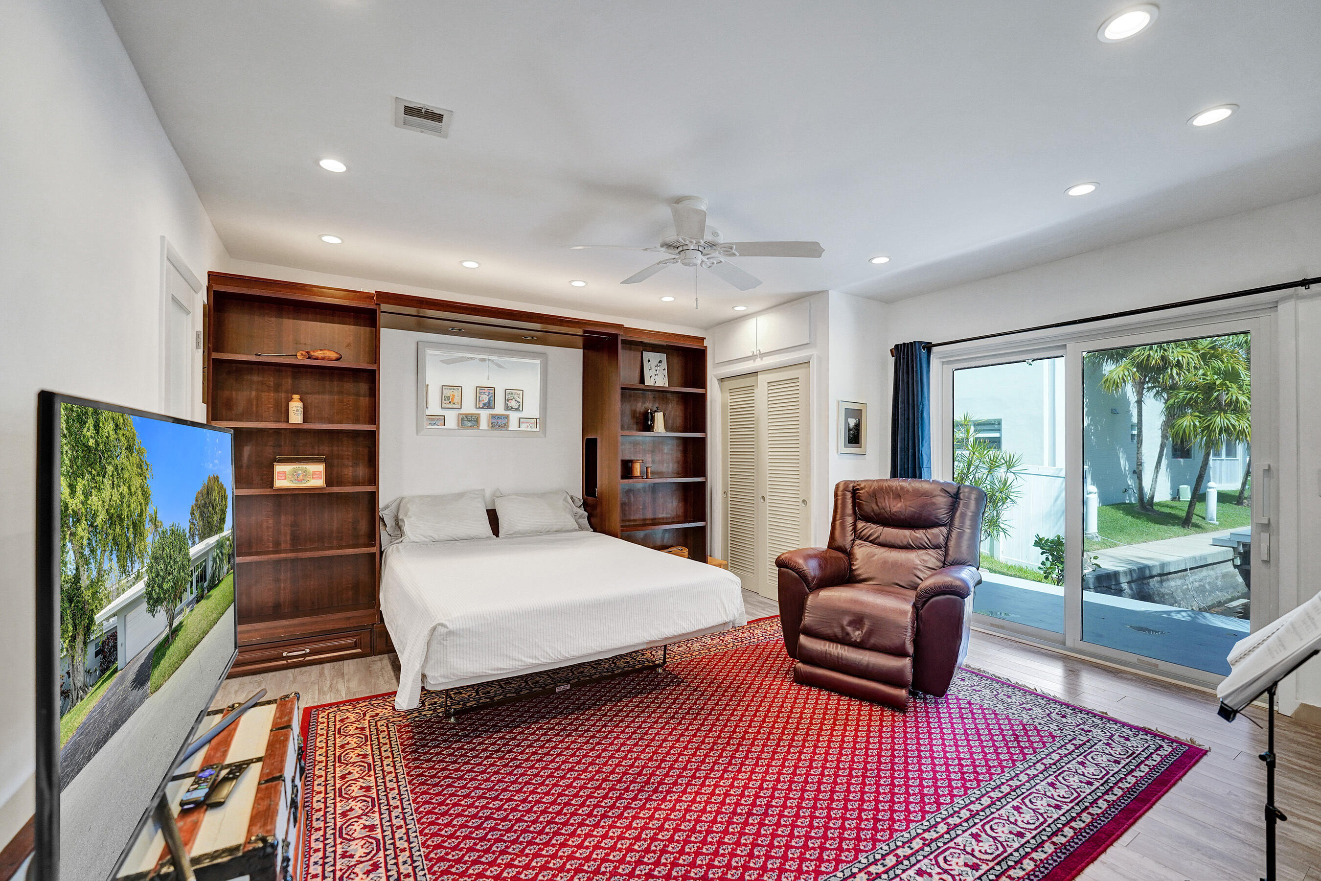 PALM YACHT & BEACH CLUB - Residential