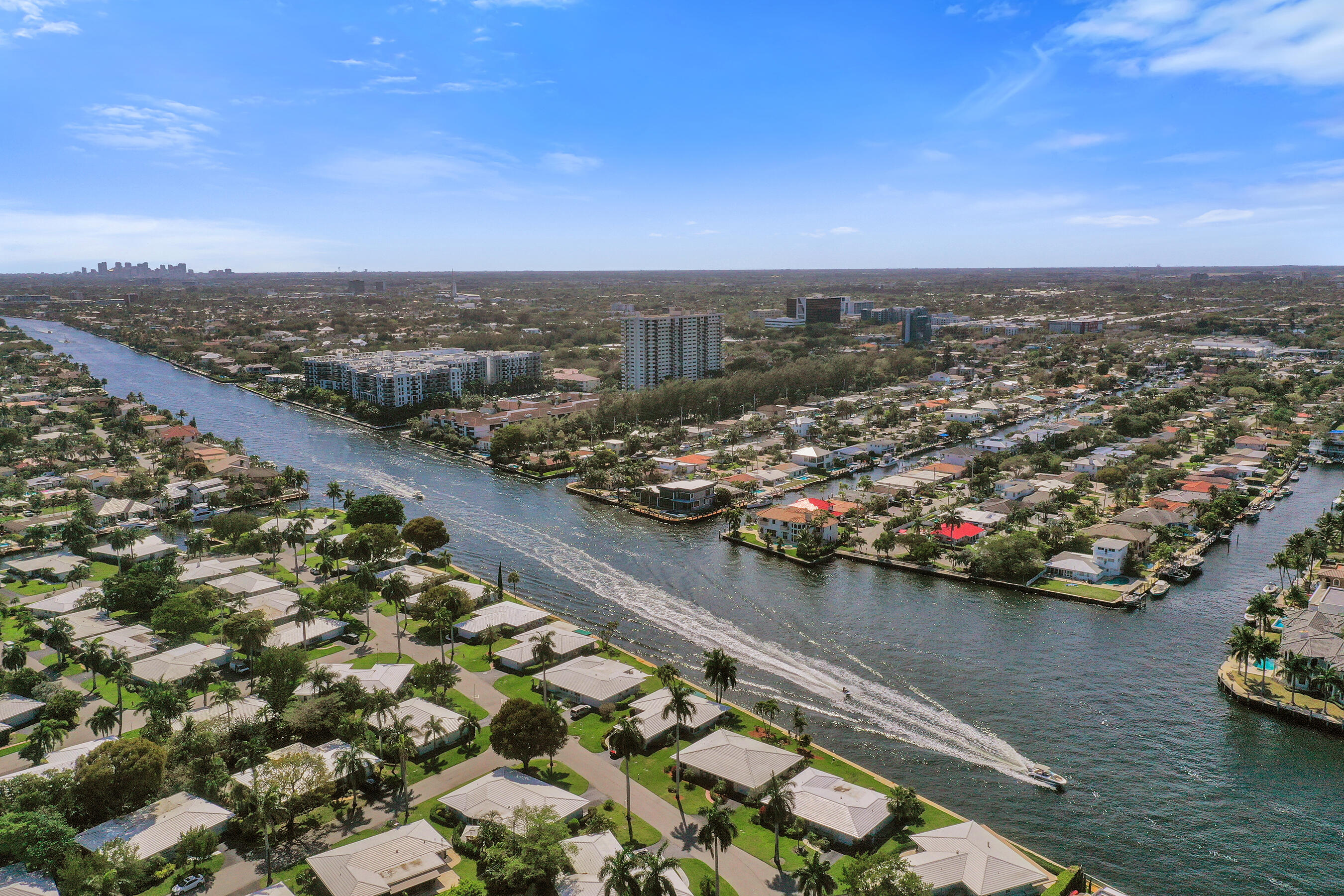 PALM YACHT & BEACH CLUB - Residential