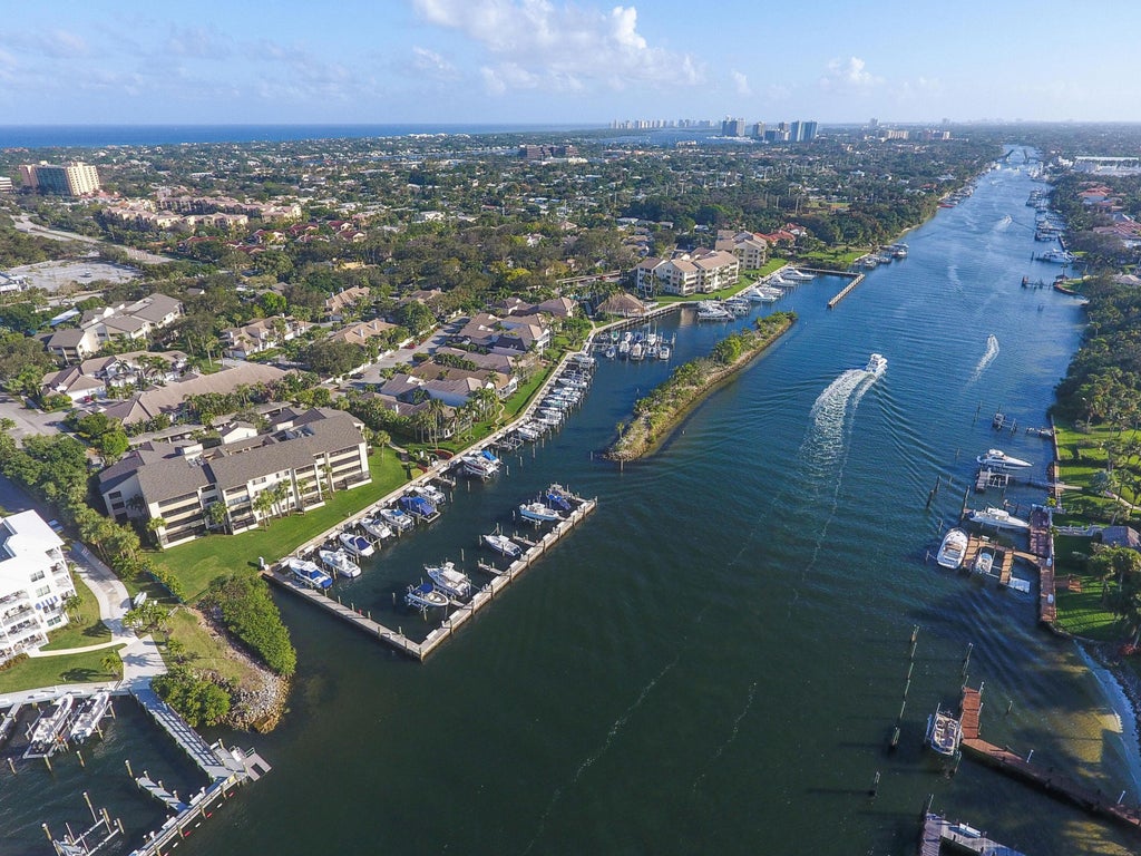 Photo of 811 Oak Harbour Drive, Juno Beach, FL 33408 (MLS # R11031920)